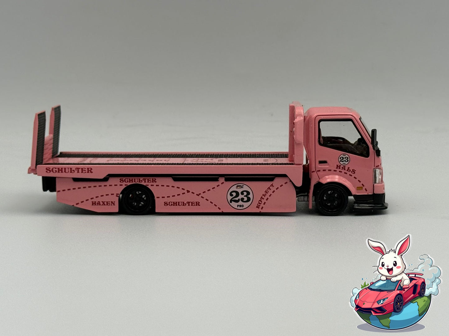 Cool Car 1:64 Hino H300 ‘Pink Pig’