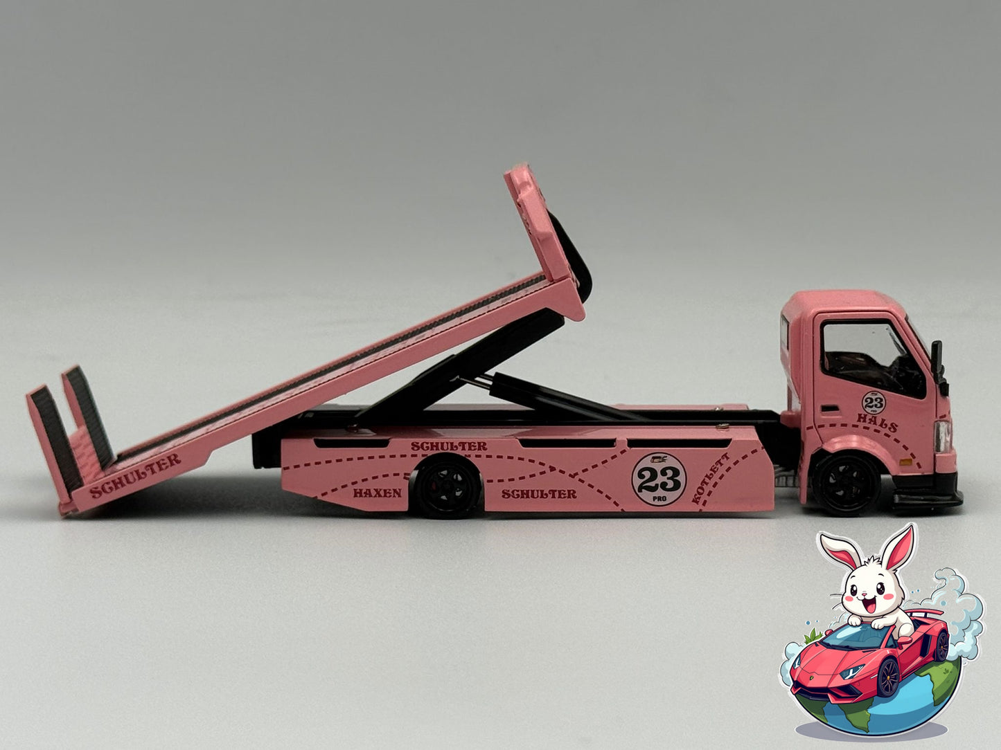 Cool Car 1:64 Hino H300 ‘Pink Pig’