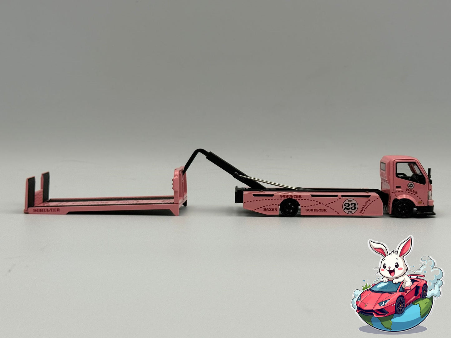 Cool Car 1:64 Hino H300 ‘Pink Pig’