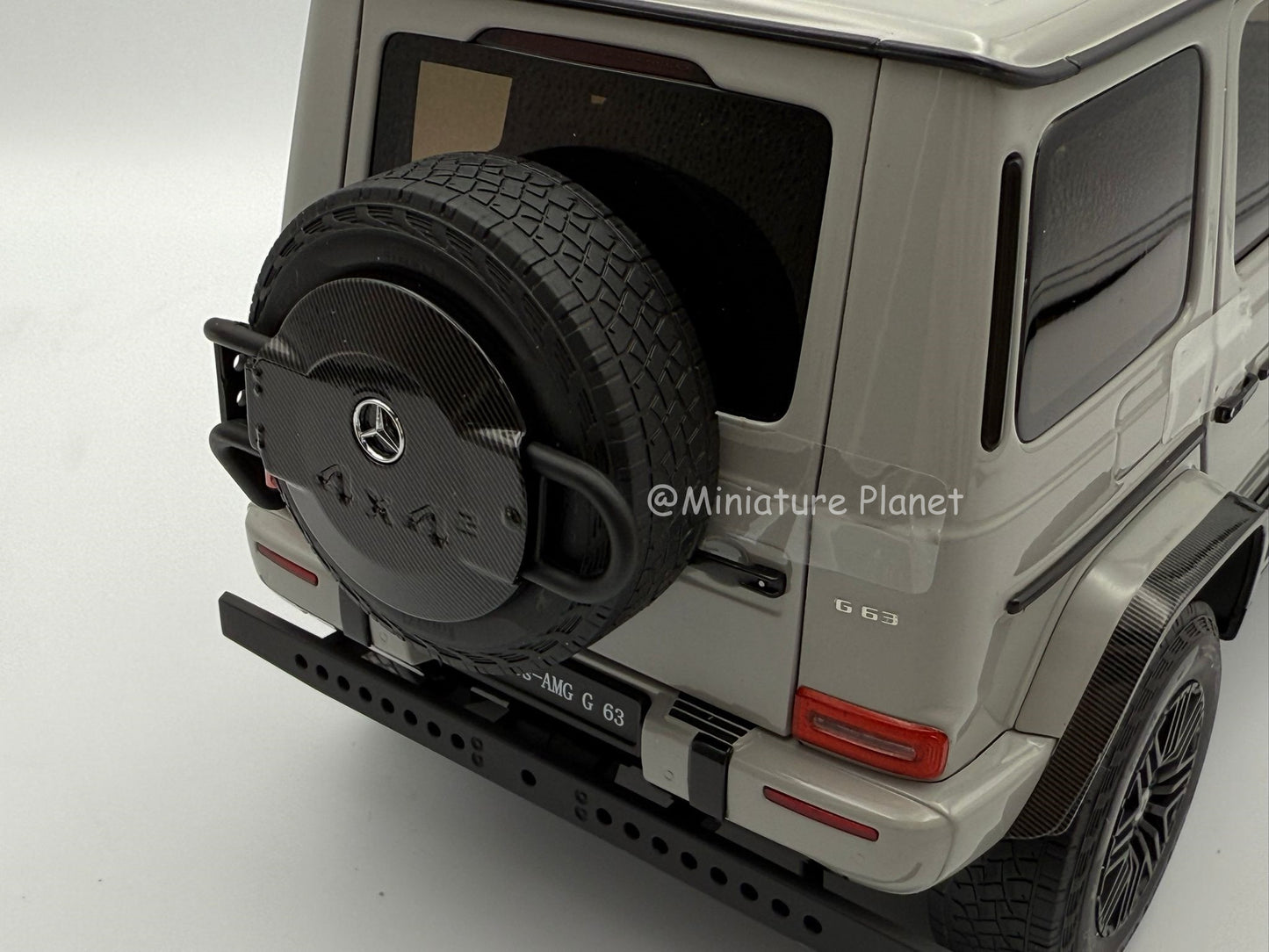 Almost Real 1:18 Mercedes-AMG G 63 4x4 2023 (Arabian Grey)