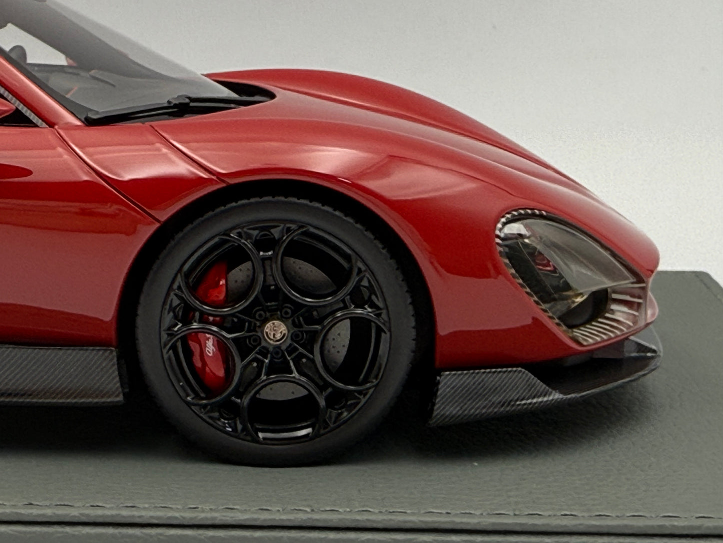 BBR 1:18 Alfa Romeo 33 Stradale (Rosso Alfa)
