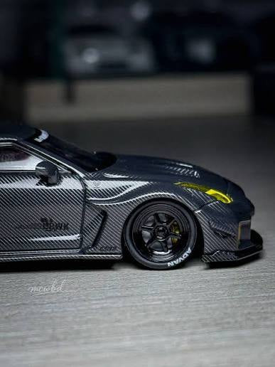 CM Model 1:64 LB Silhouette WORKS GT R35 35GT-RR - Carbon Fiber