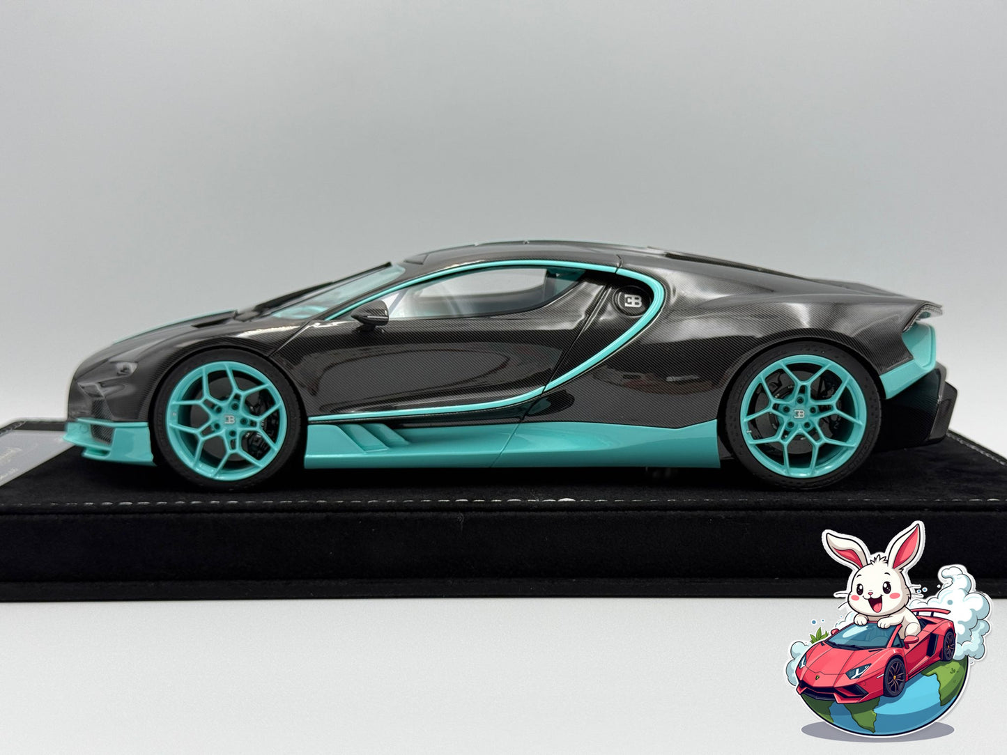 Henson & Heaven 1:18 Bugatti Tourbillon (Black Carbon/Tiffany)