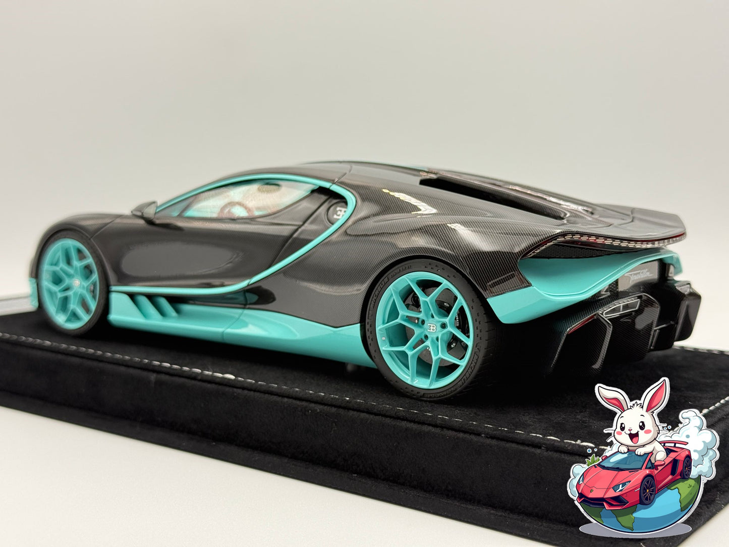 Henson & Heaven 1:18 Bugatti Tourbillon (Black Carbon/Tiffany)