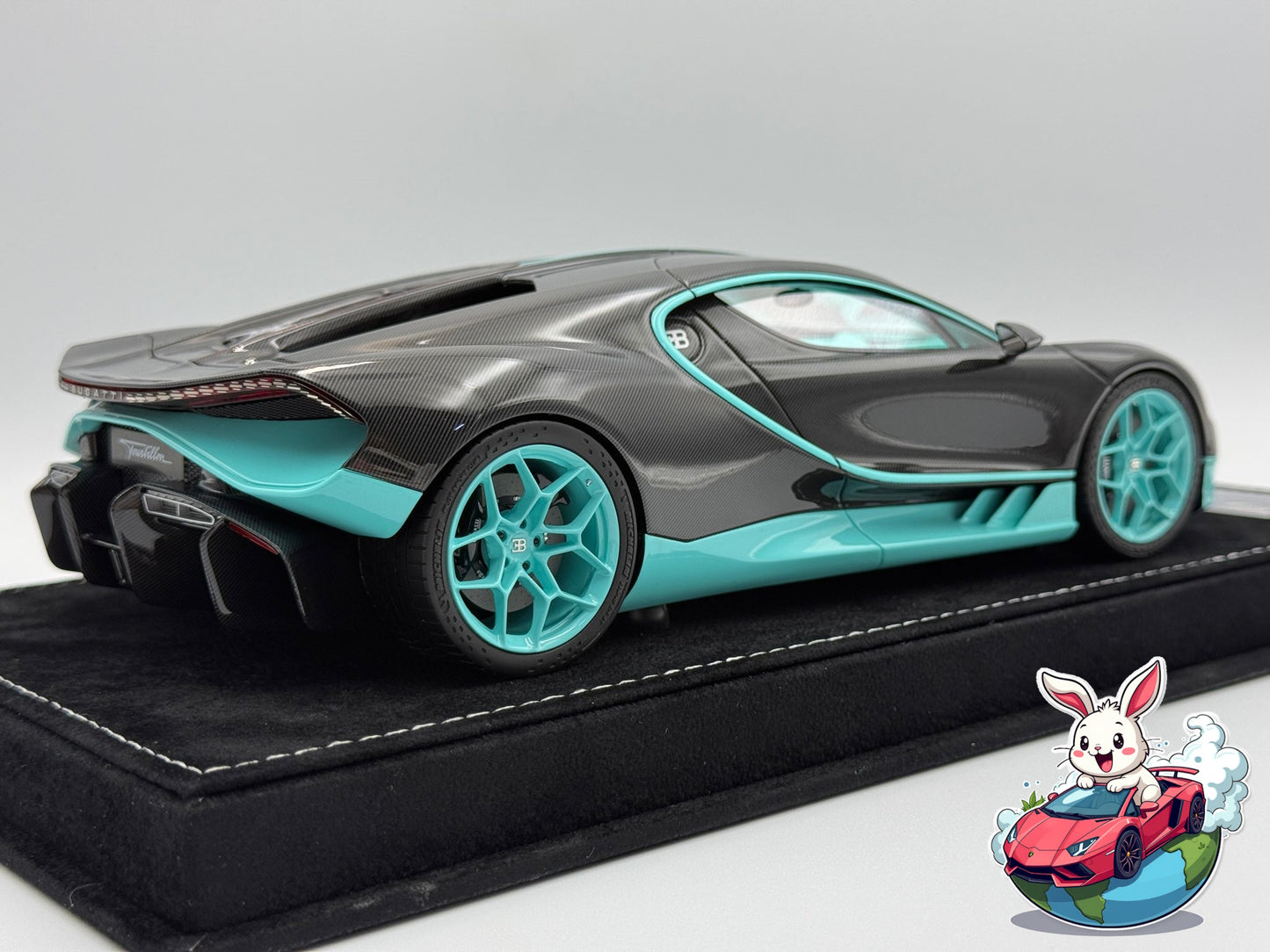 Henson & Heaven 1:18 Bugatti Tourbillon (Black Carbon/Tiffany)