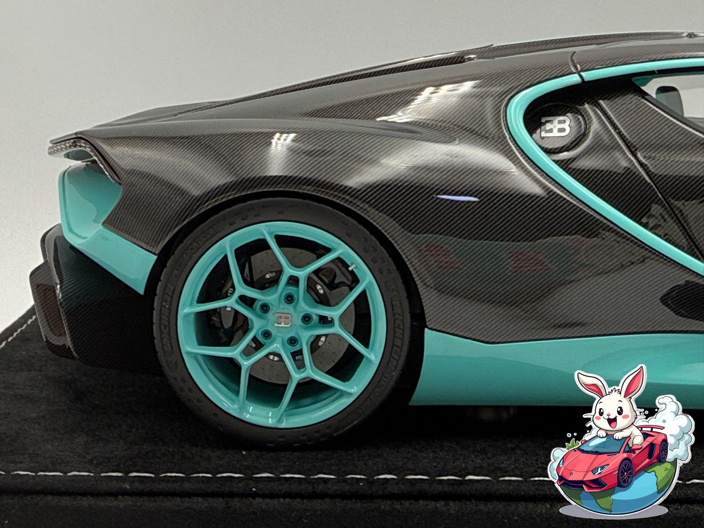 Henson & Heaven 1:18 Bugatti Tourbillon (Black Carbon/Tiffany)