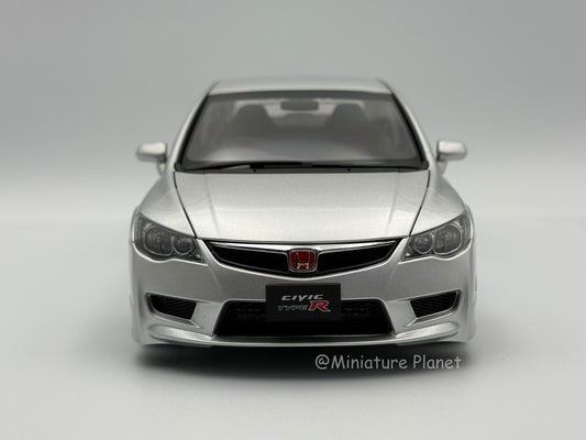Motorhelix 1:18 Honda Civic Type R FD2 Late 2007 (Platinum Silver)