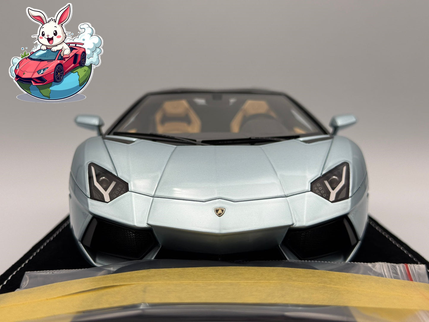 Henson & Heaven 1:18 Lamborghini Aventador LP700-4 Roadster (Azzurro Thetys)
