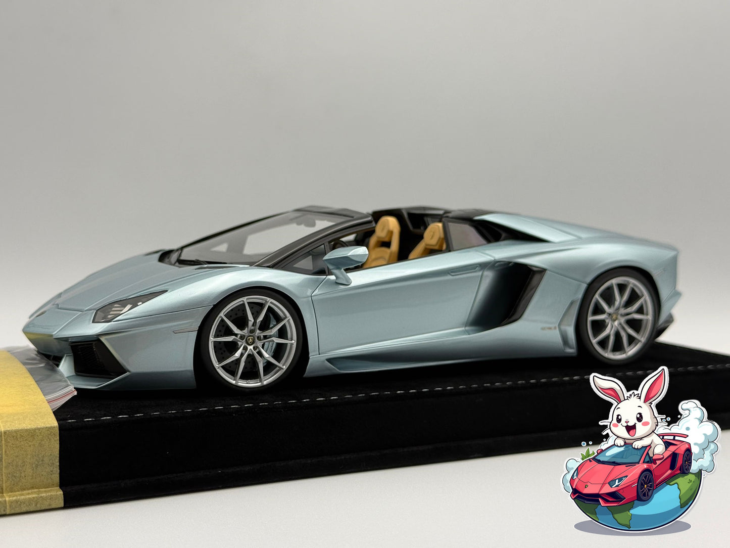 Henson & Heaven 1:18 Lamborghini Aventador LP700-4 Roadster (Azzurro Thetys)