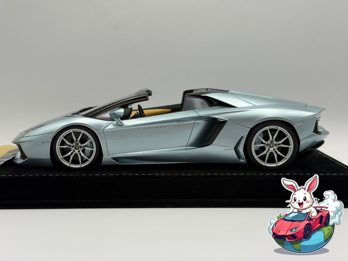 Henson & Heaven 1:18 Lamborghini Aventador LP700-4 Roadster (Azzurro Thetys)
