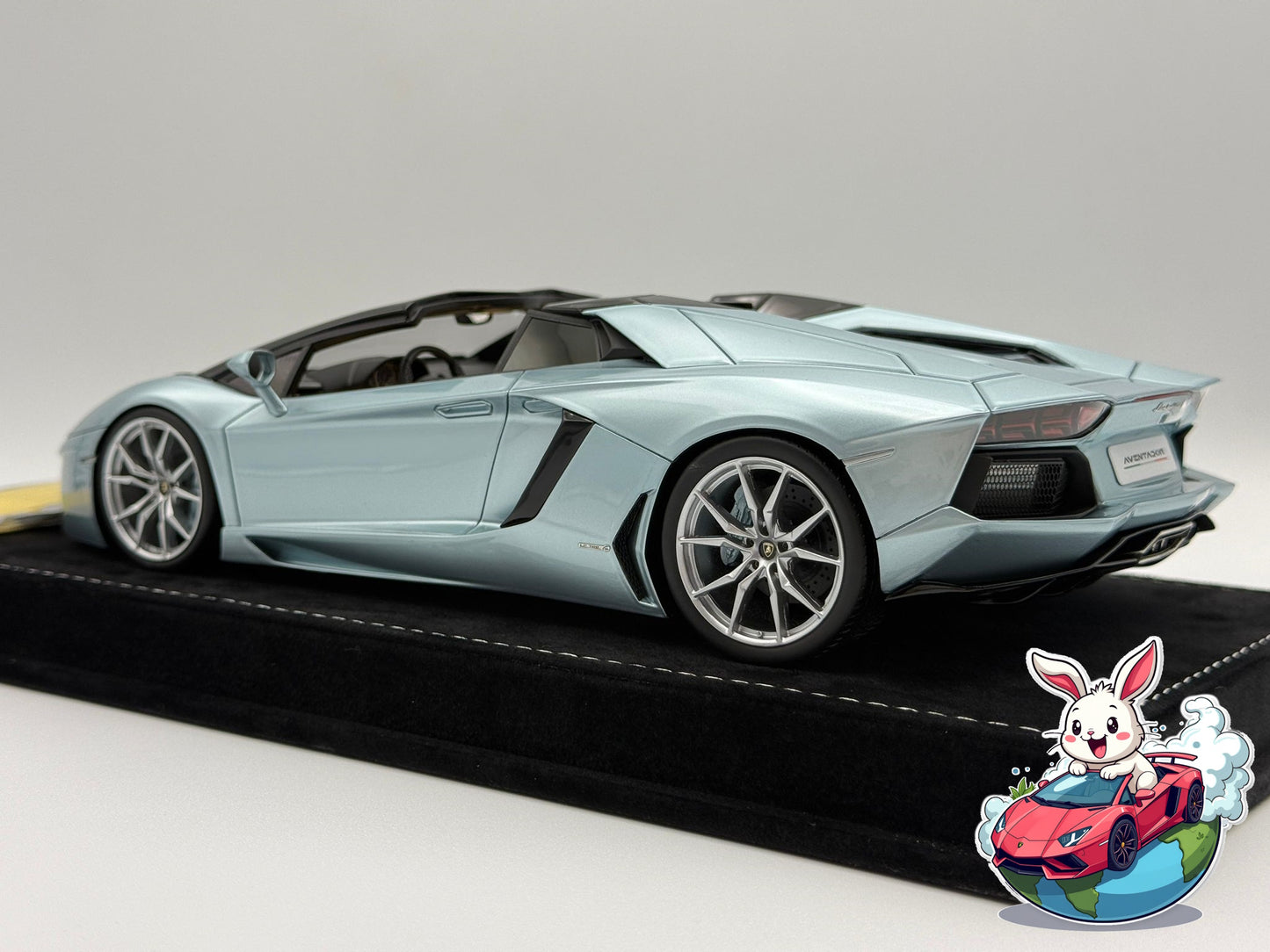 Henson & Heaven 1:18 Lamborghini Aventador LP700-4 Roadster (Azzurro Thetys)
