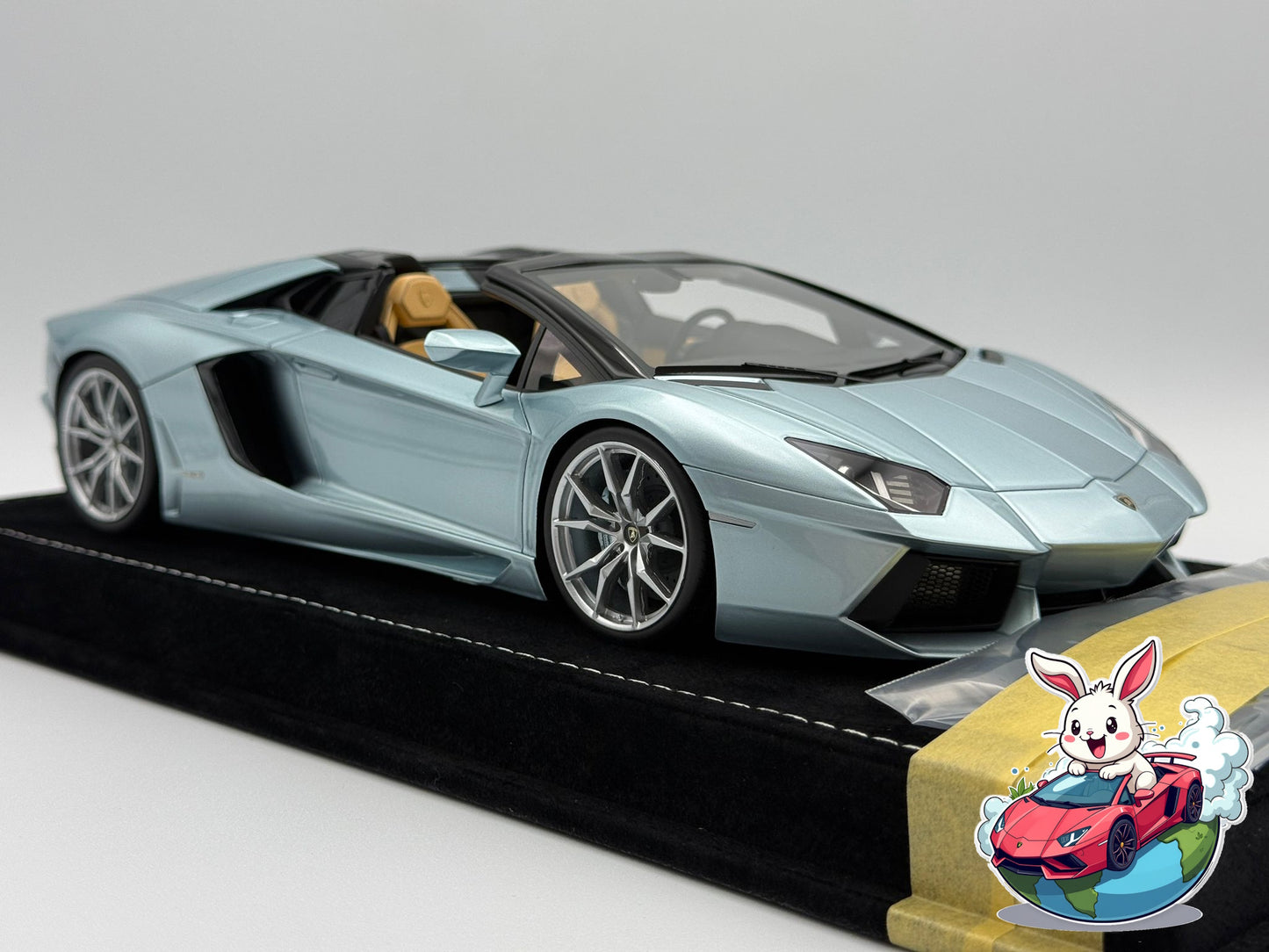 Henson & Heaven 1:18 Lamborghini Aventador LP700-4 Roadster (Azzurro Thetys)
