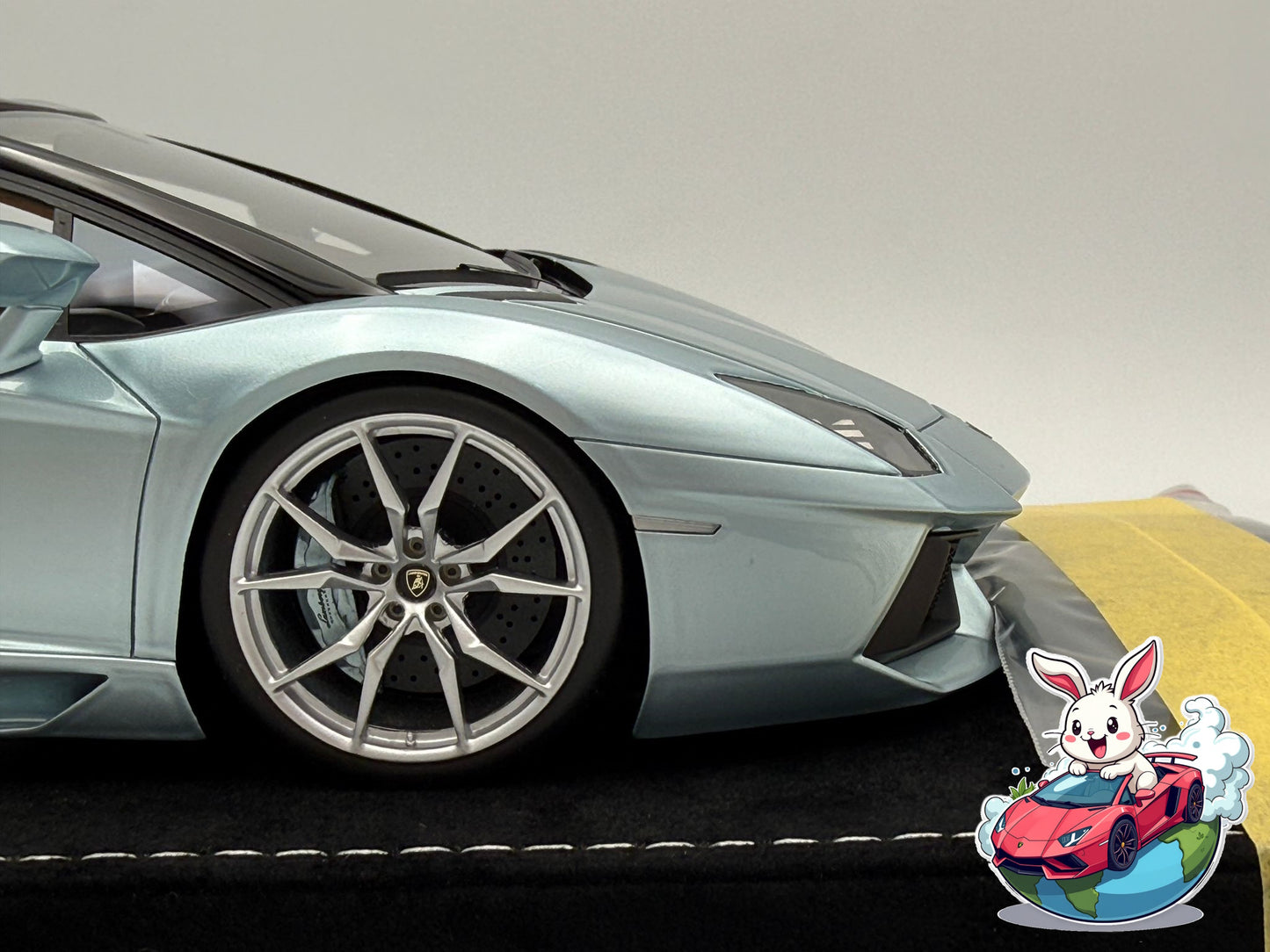 Henson & Heaven 1:18 Lamborghini Aventador LP700-4 Roadster (Azzurro Thetys)