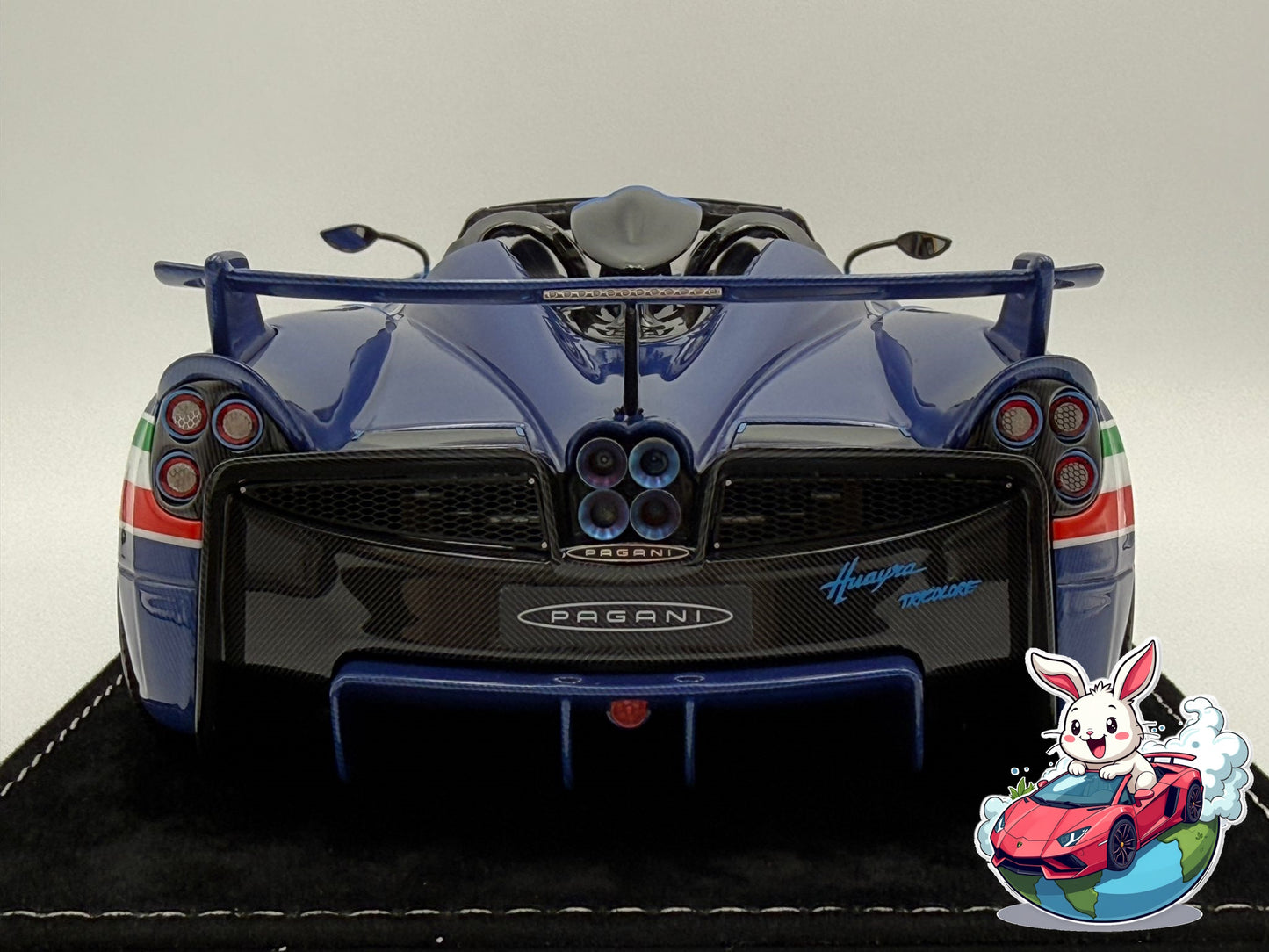 Henson & Heaven 1:18 Pagani Huayra Roadster Tricolore