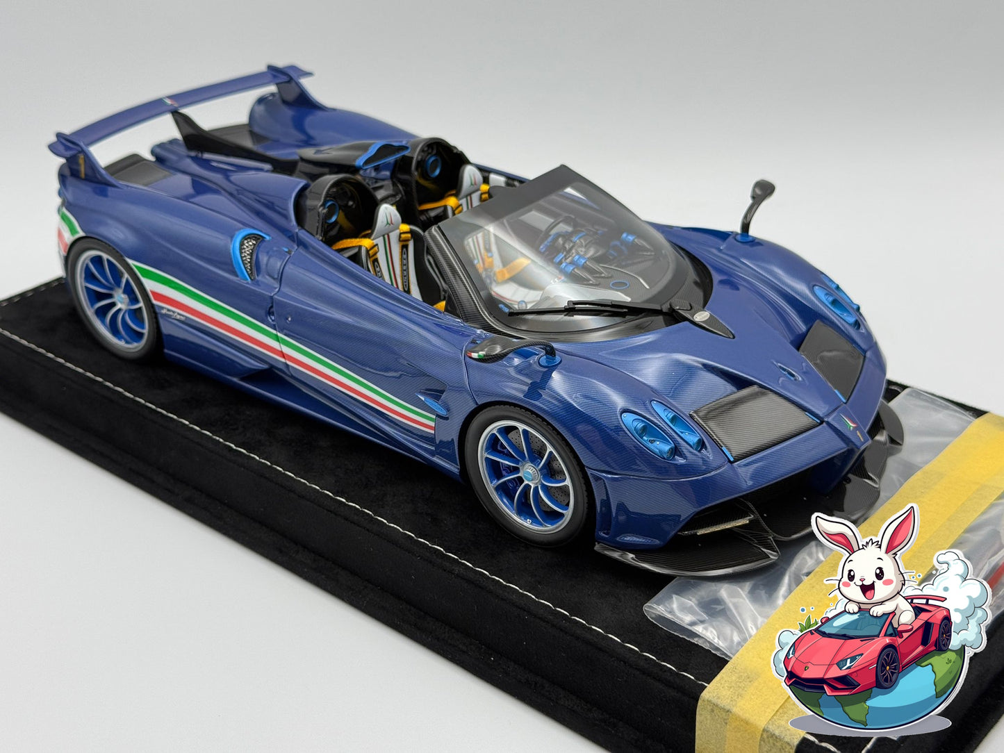 Henson & Heaven 1:18 Pagani Huayra Roadster Tricolore