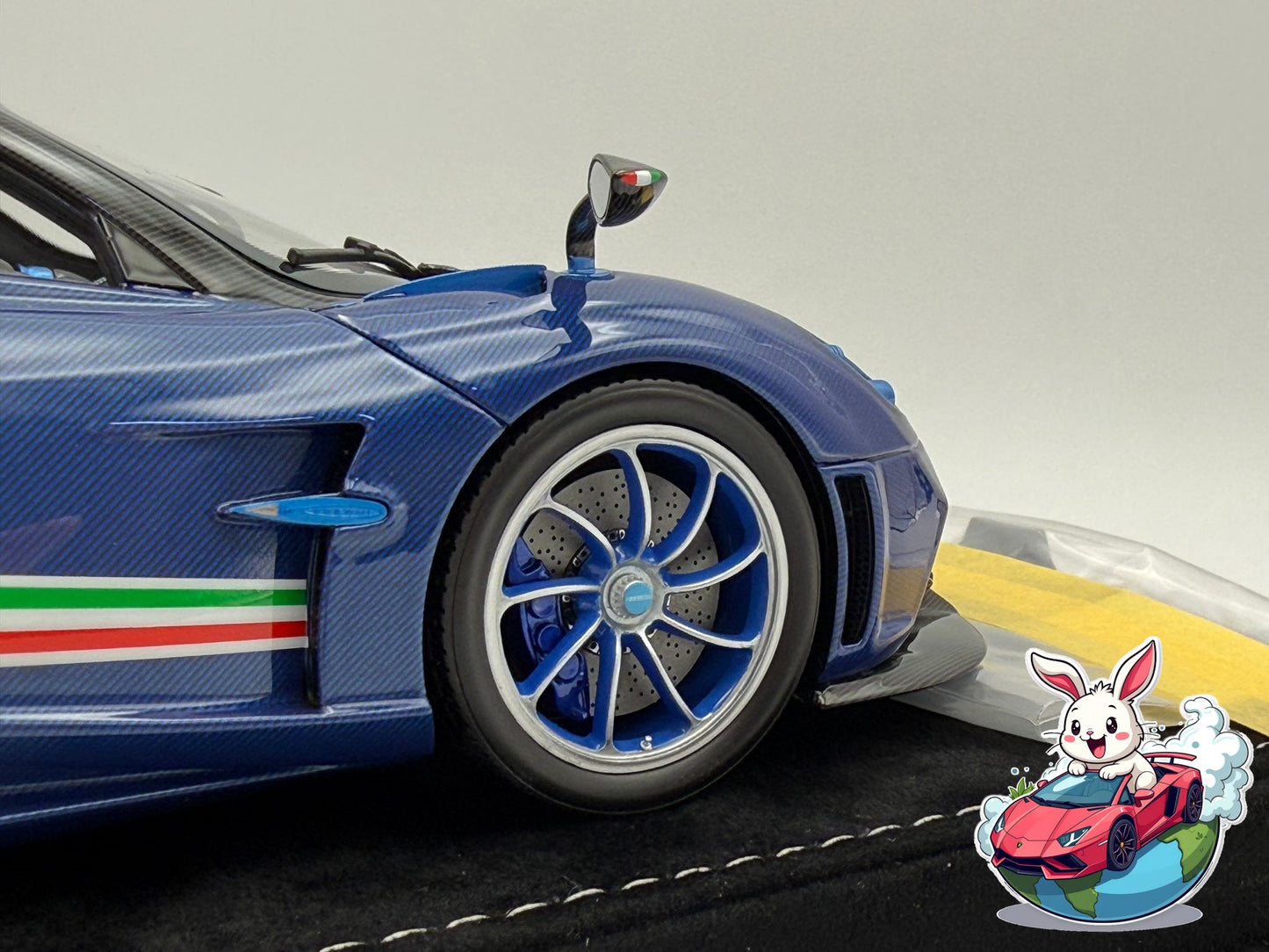 Henson & Heaven 1:18 Pagani Huayra Roadster Tricolore