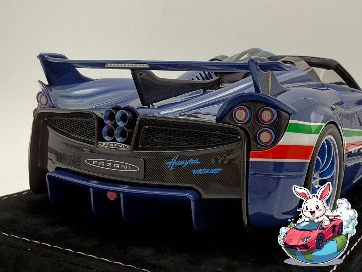Henson & Heaven 1:18 Pagani Huayra Roadster Tricolore