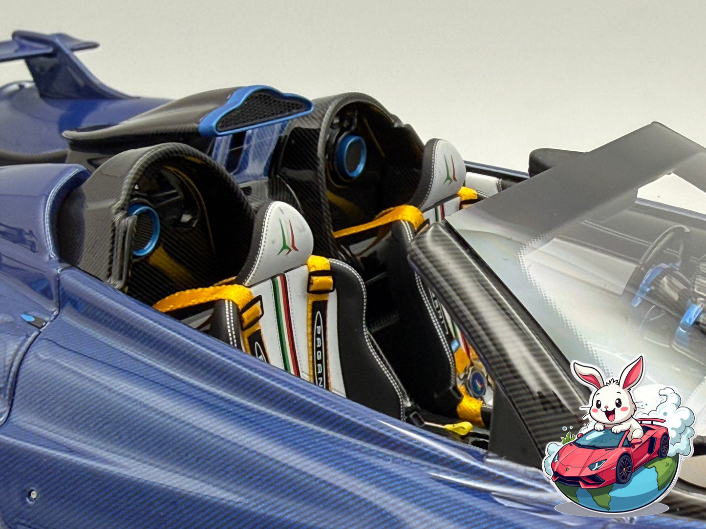 Henson & Heaven 1:18 Pagani Huayra Roadster Tricolore
