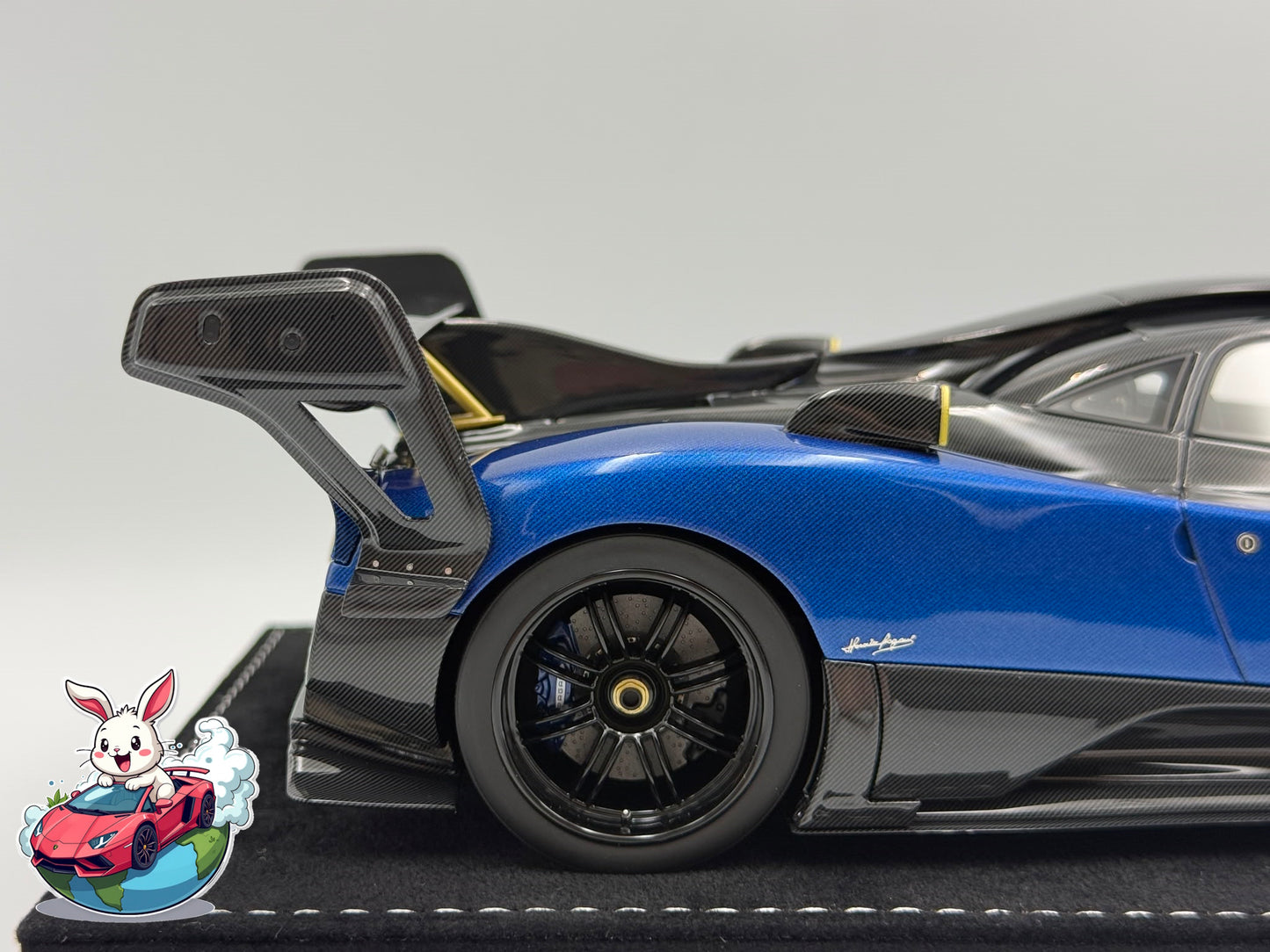 Henson & Heaven 1:18 Pagani Zonda MY (Blue)