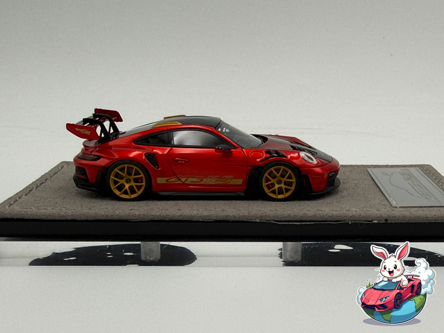 Henson & Heaven 1:64 Porsche 992 GT3 RS (Metallic Red)
