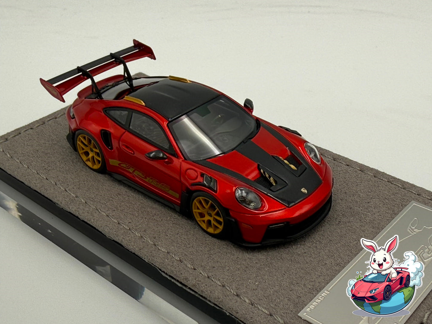 Henson & Heaven 1:64 Porsche 992 GT3 RS (Metallic Red)