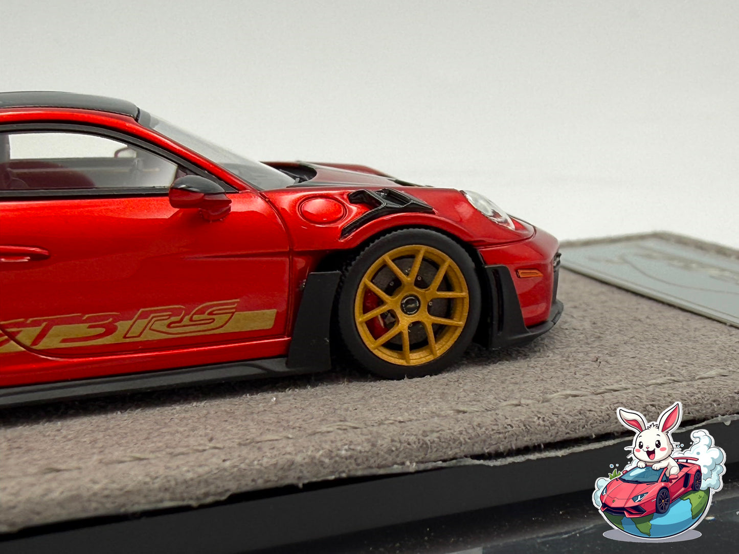 Henson & Heaven 1:64 Porsche 992 GT3 RS (Metallic Red)