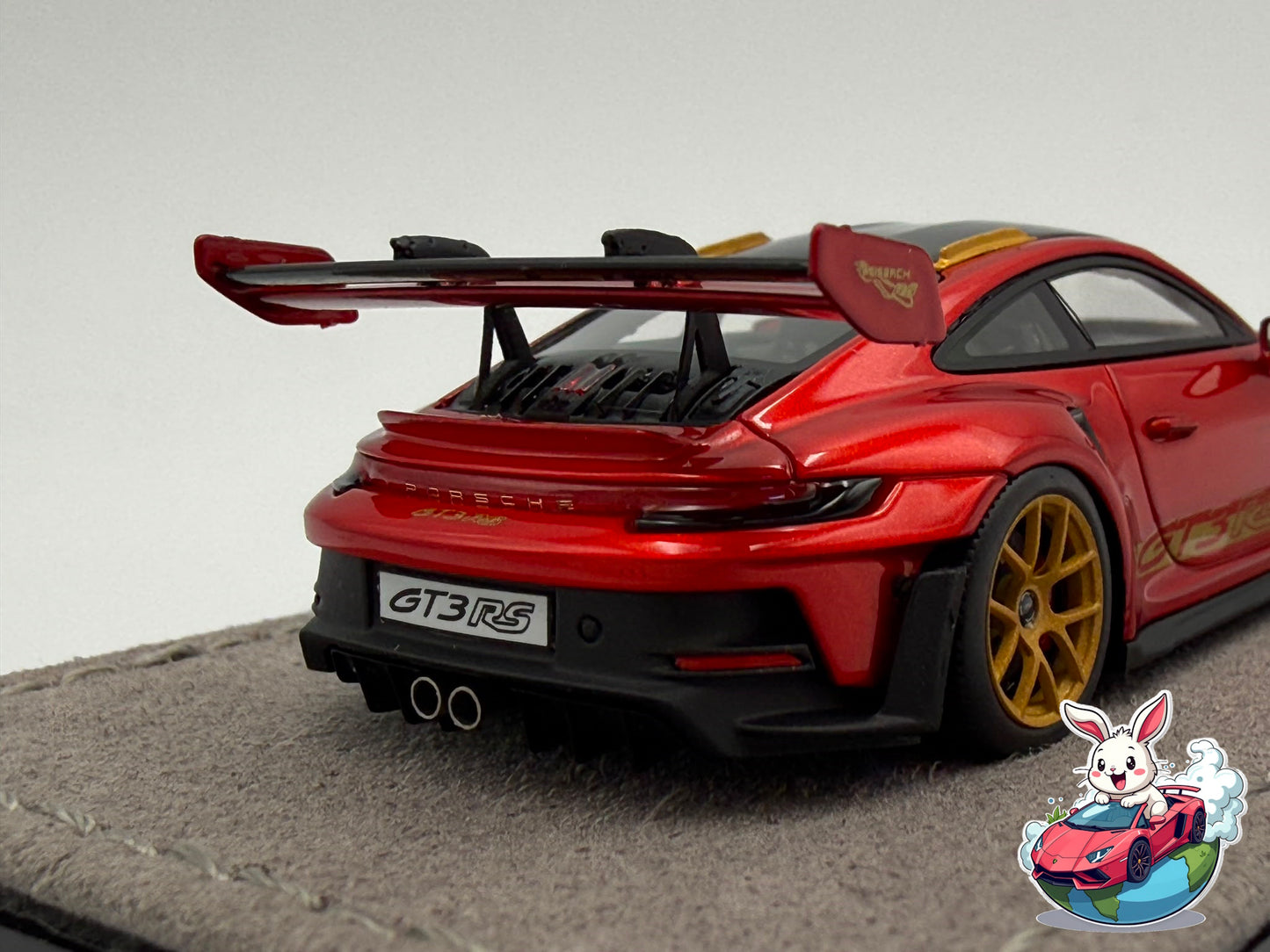 Henson & Heaven 1:64 Porsche 992 GT3 RS (Metallic Red)