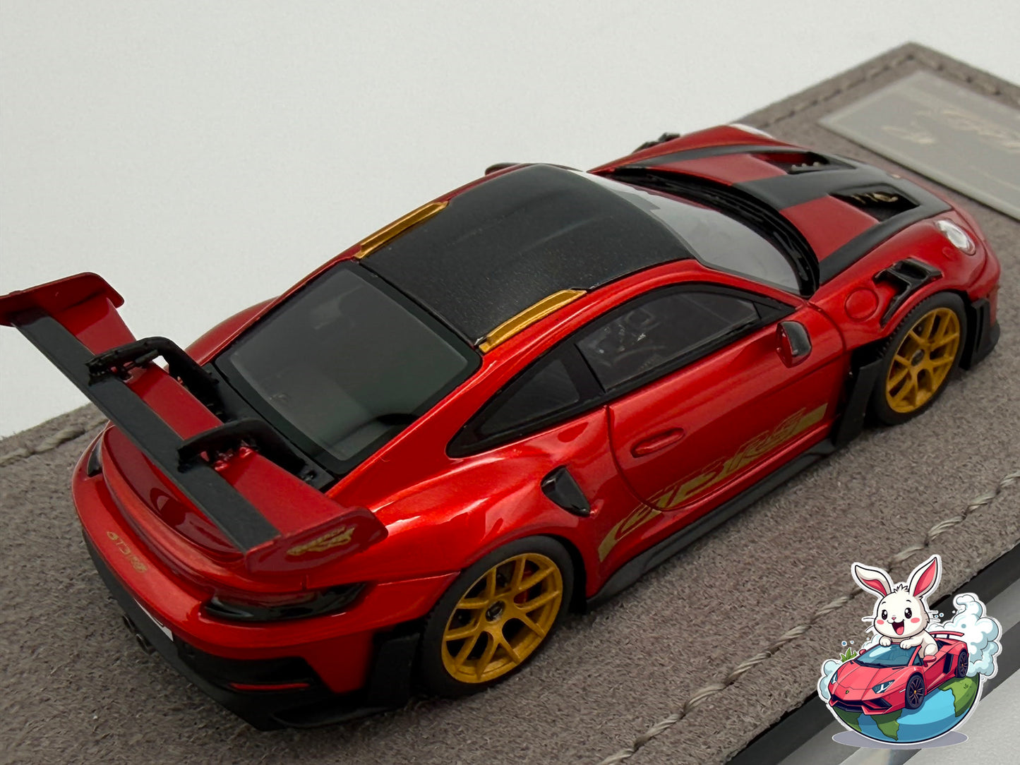 Henson & Heaven 1:64 Porsche 992 GT3 RS (Metallic Red)