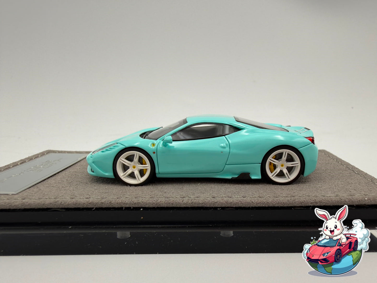 Henson & Heaven 1:64 Ferrari 458 Speciale (Tiffany Blue)