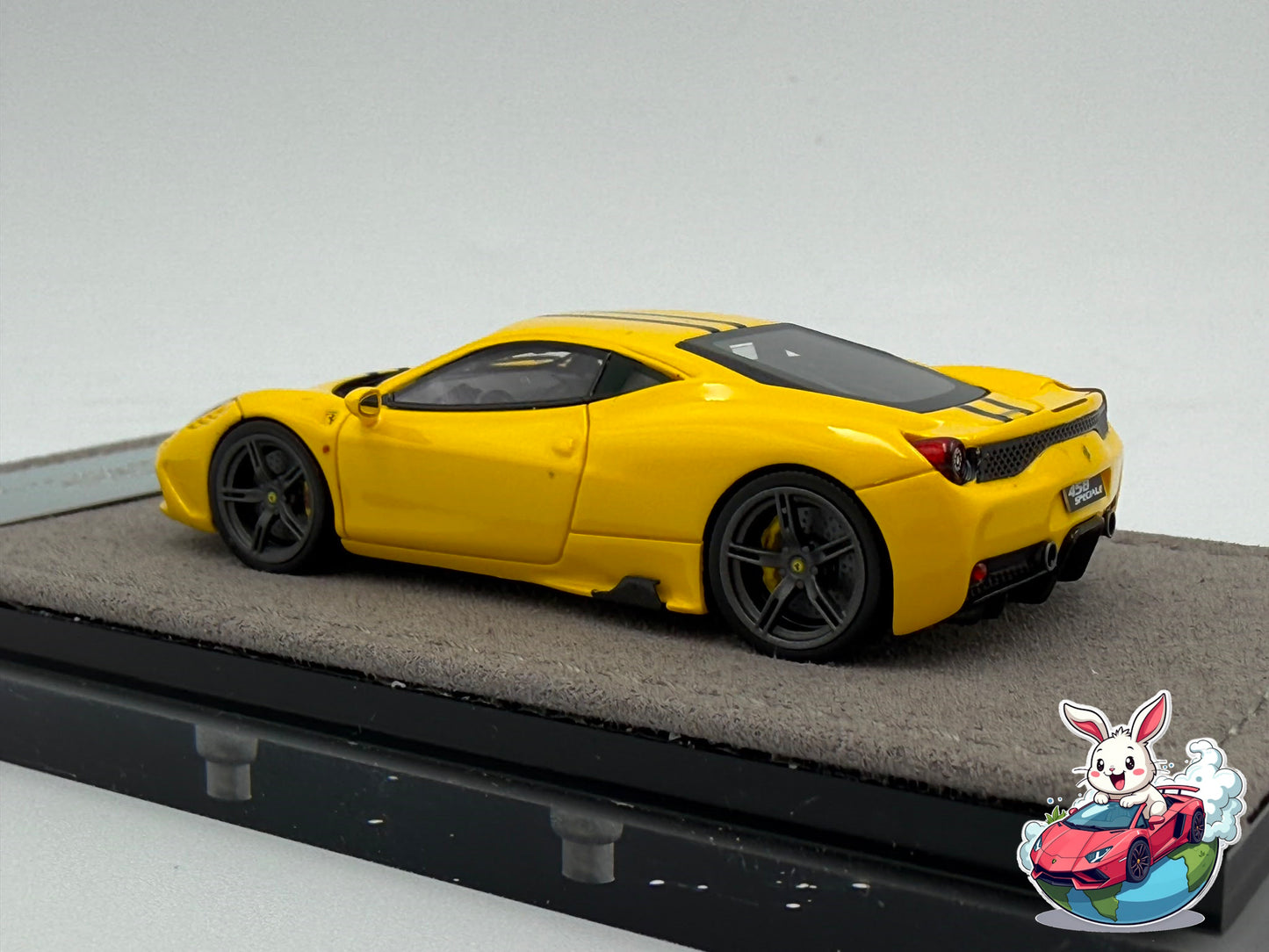 Henson & Heaven 1:64 Ferrari 458 Speciale (Giallo Tristrato)