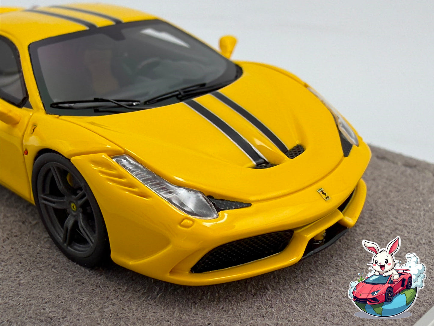 Henson & Heaven 1:64 Ferrari 458 Speciale (Giallo Tristrato)