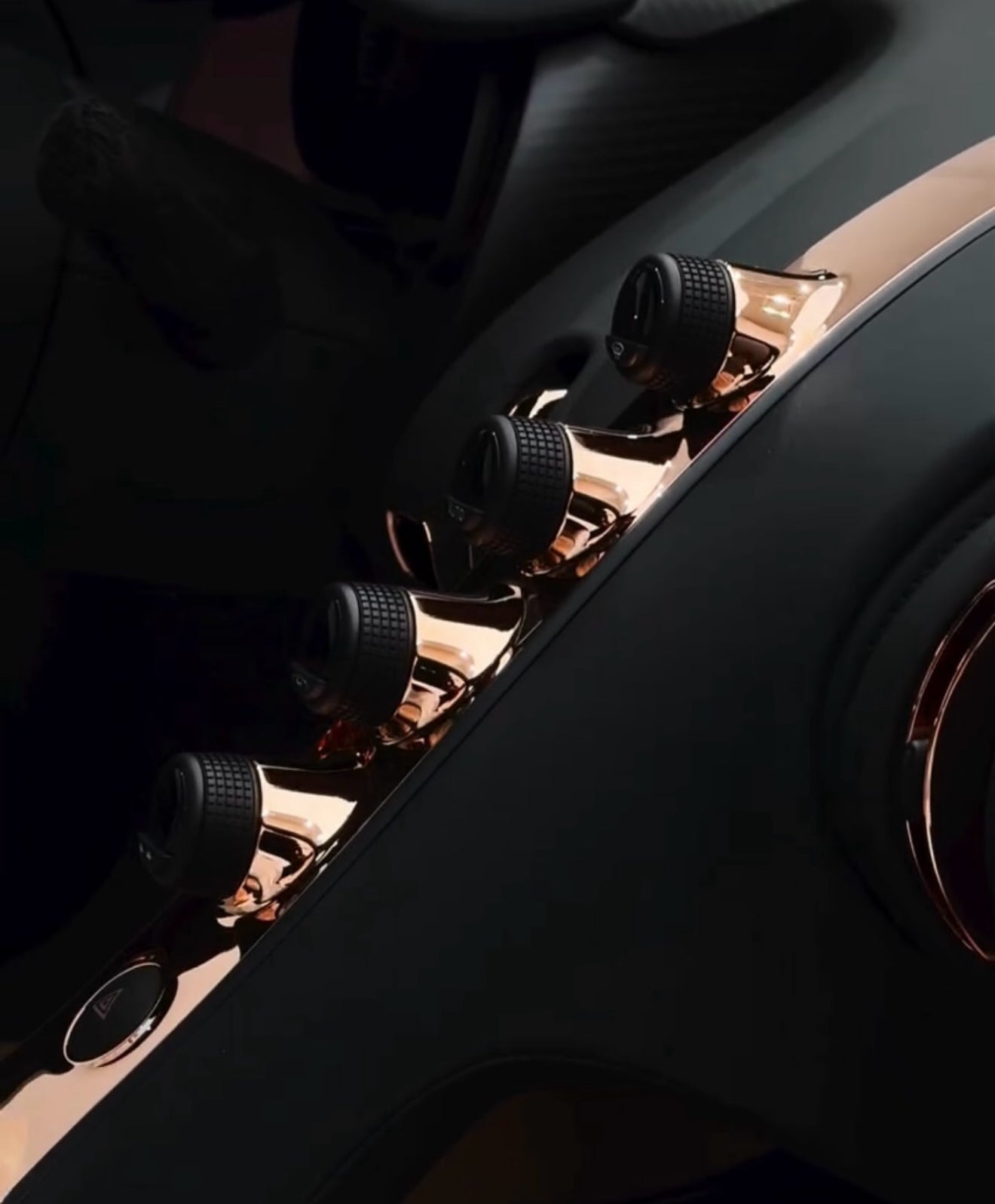 PREORDER Henson & Heaven 1:18 Bugatti Chiron Super Sport ‘Black Bess’