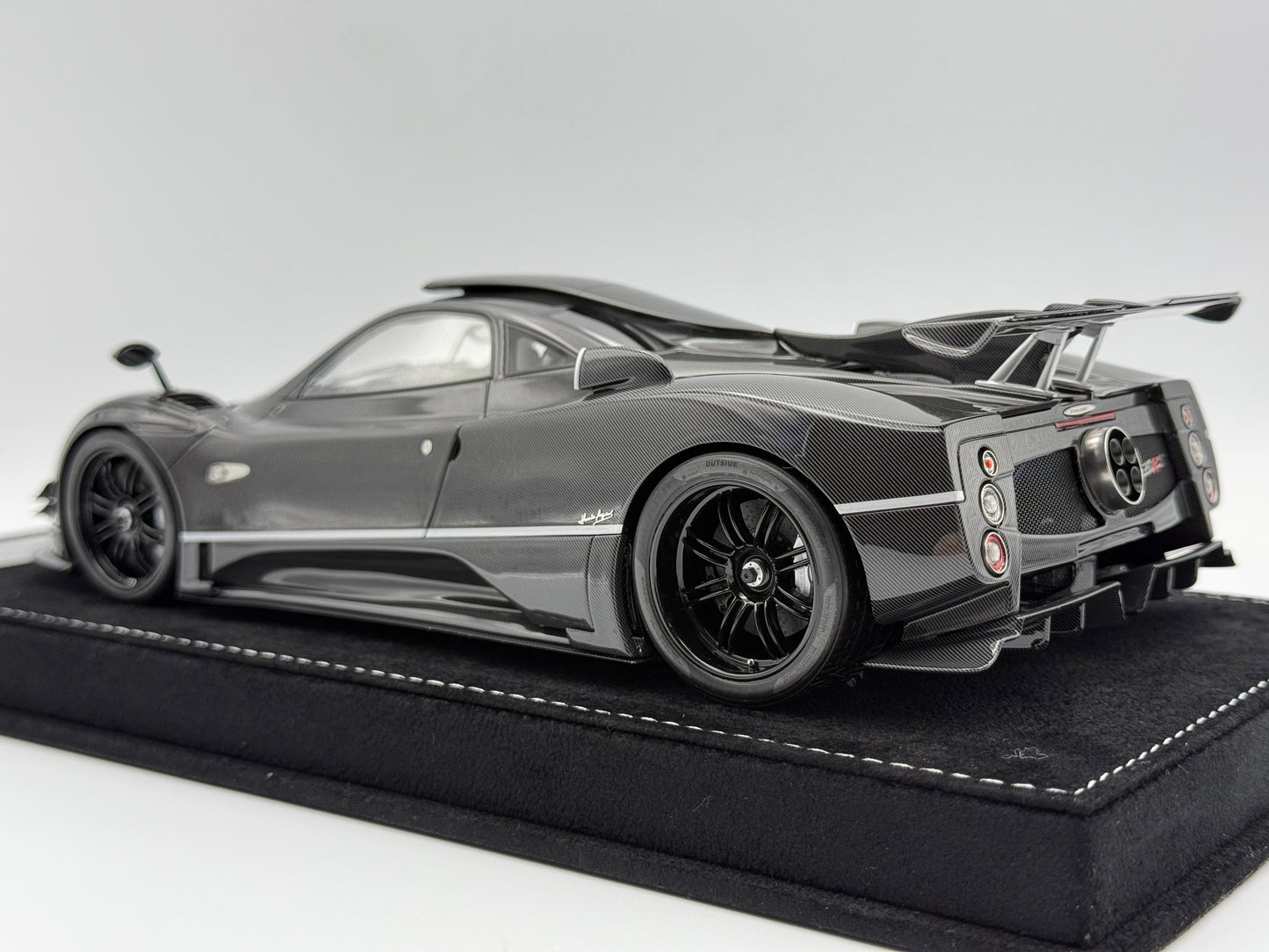 Henson & Heaven 1:18 Pagani Zonda 760RS