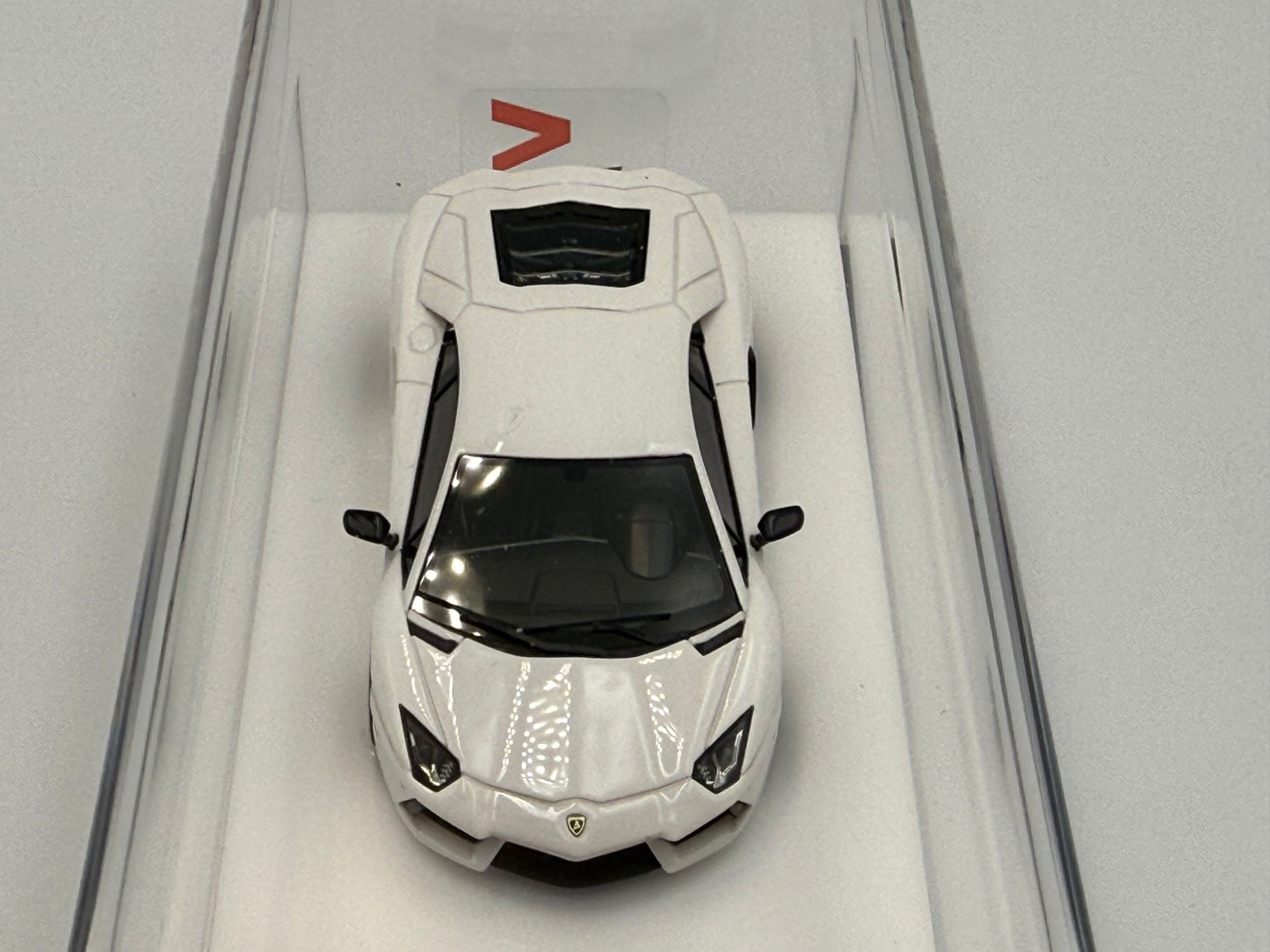 VMB 1:64 Lamborghini Aventador LP700-4 (White)