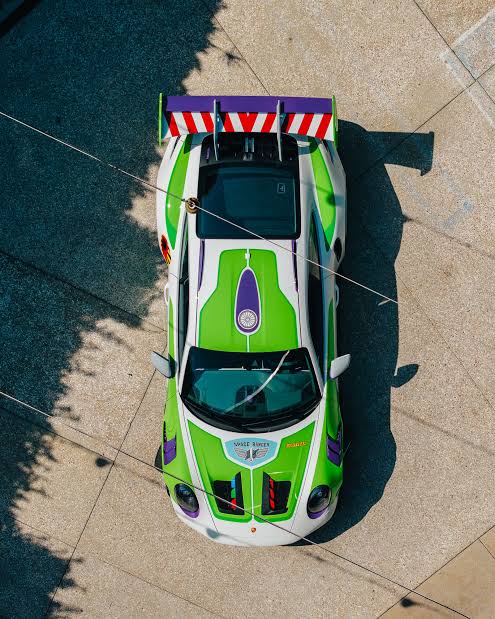 PREORDER Henson & Heaven 1:18 Disney x Porsche Sonderwunsch : Porsche 992 GT3 RS ‘Buzz Lightyear’