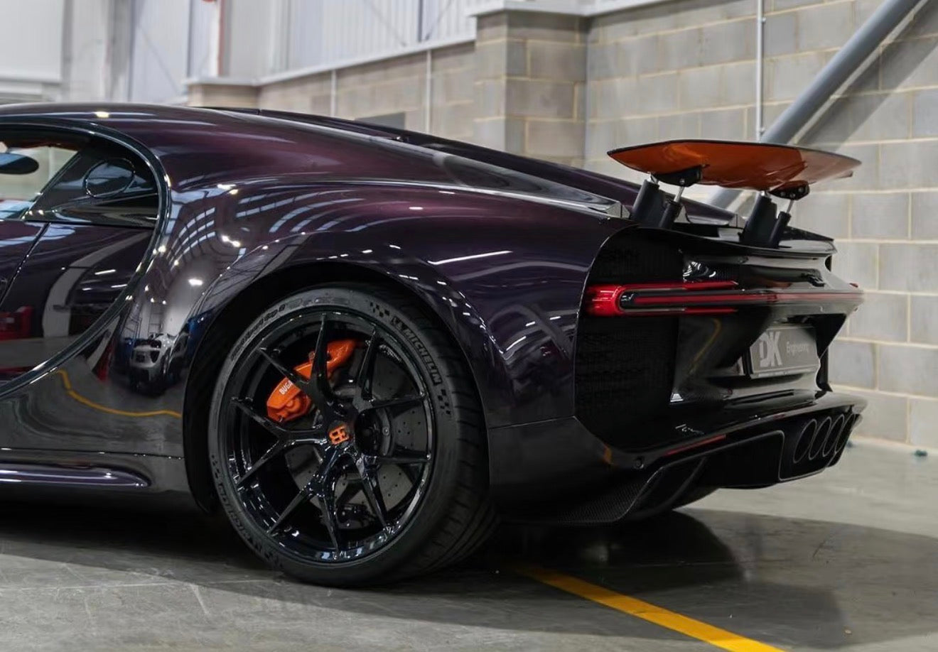 PREORDER Henson & Heaven 1:18 Bugatti Chiron Sport (Metallic Purple/Orange)
