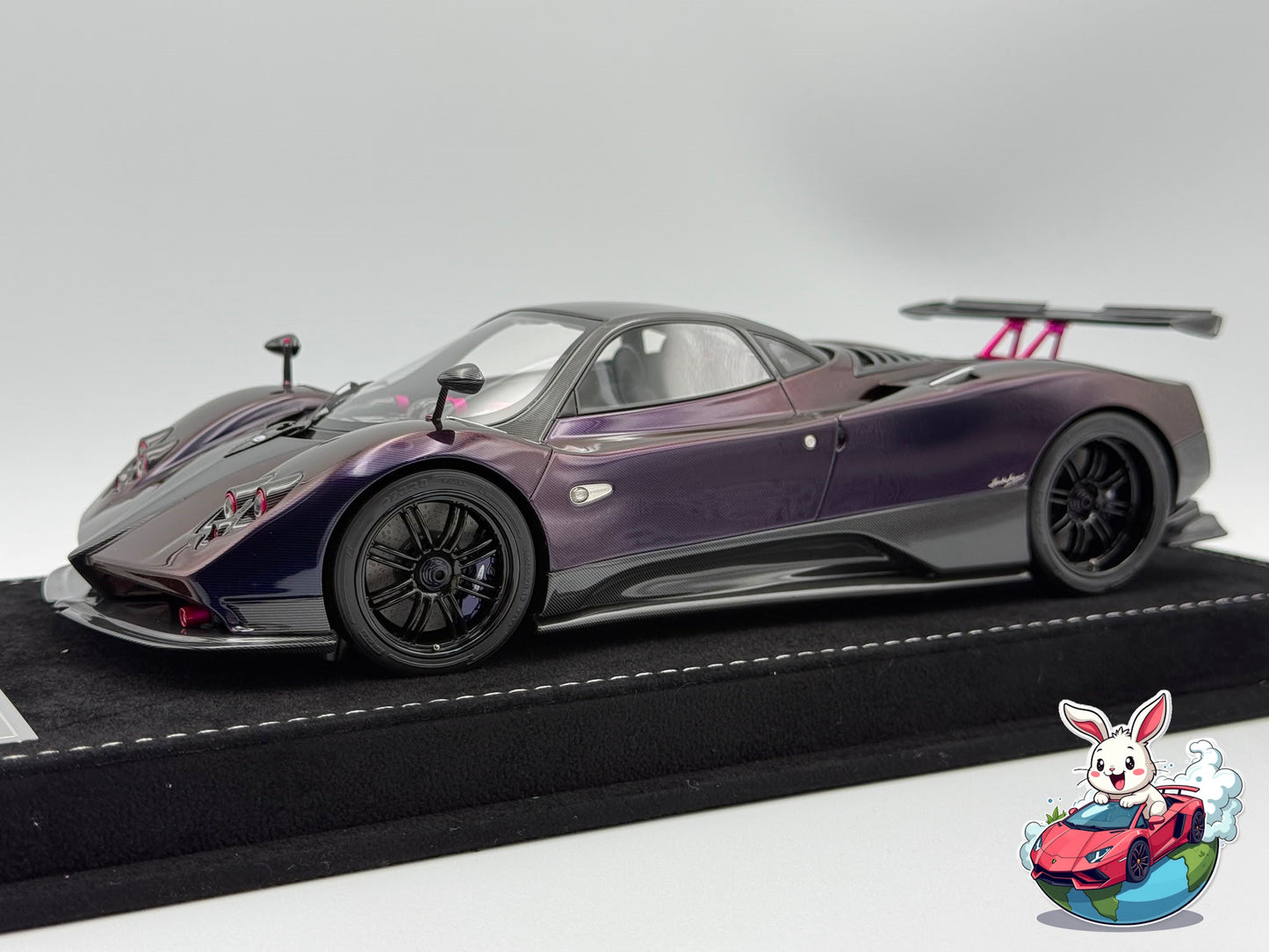 Henson & Heaven 1:18 Pagani Zonda F Hard-Top (Carbon Chameleon)