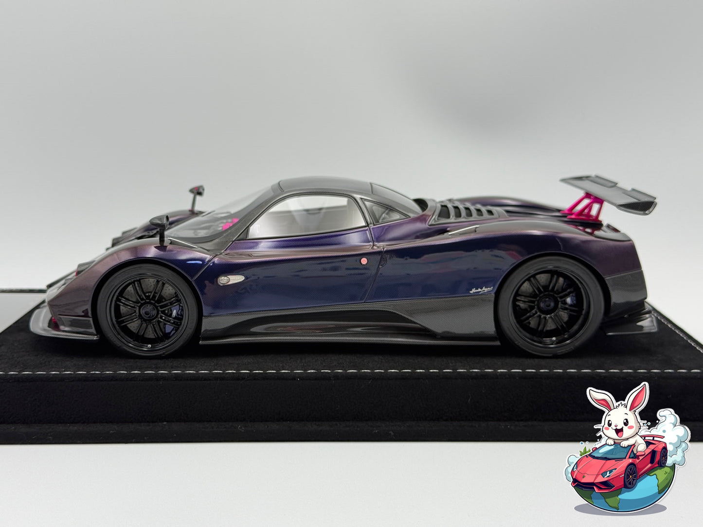 Henson & Heaven 1:18 Pagani Zonda F Hard-Top (Carbon Chameleon)