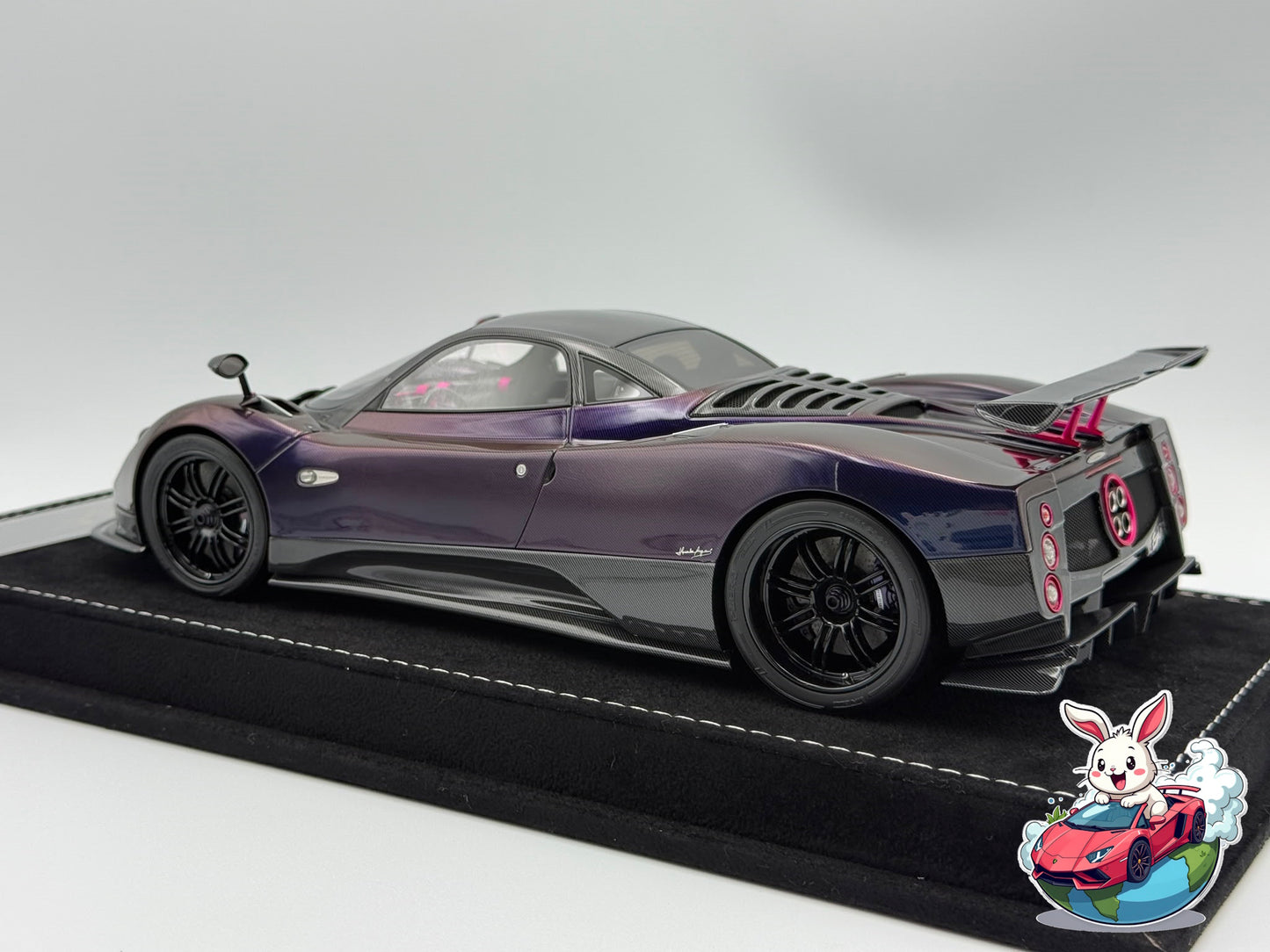 Henson & Heaven 1:18 Pagani Zonda F Hard-Top (Carbon Chameleon)