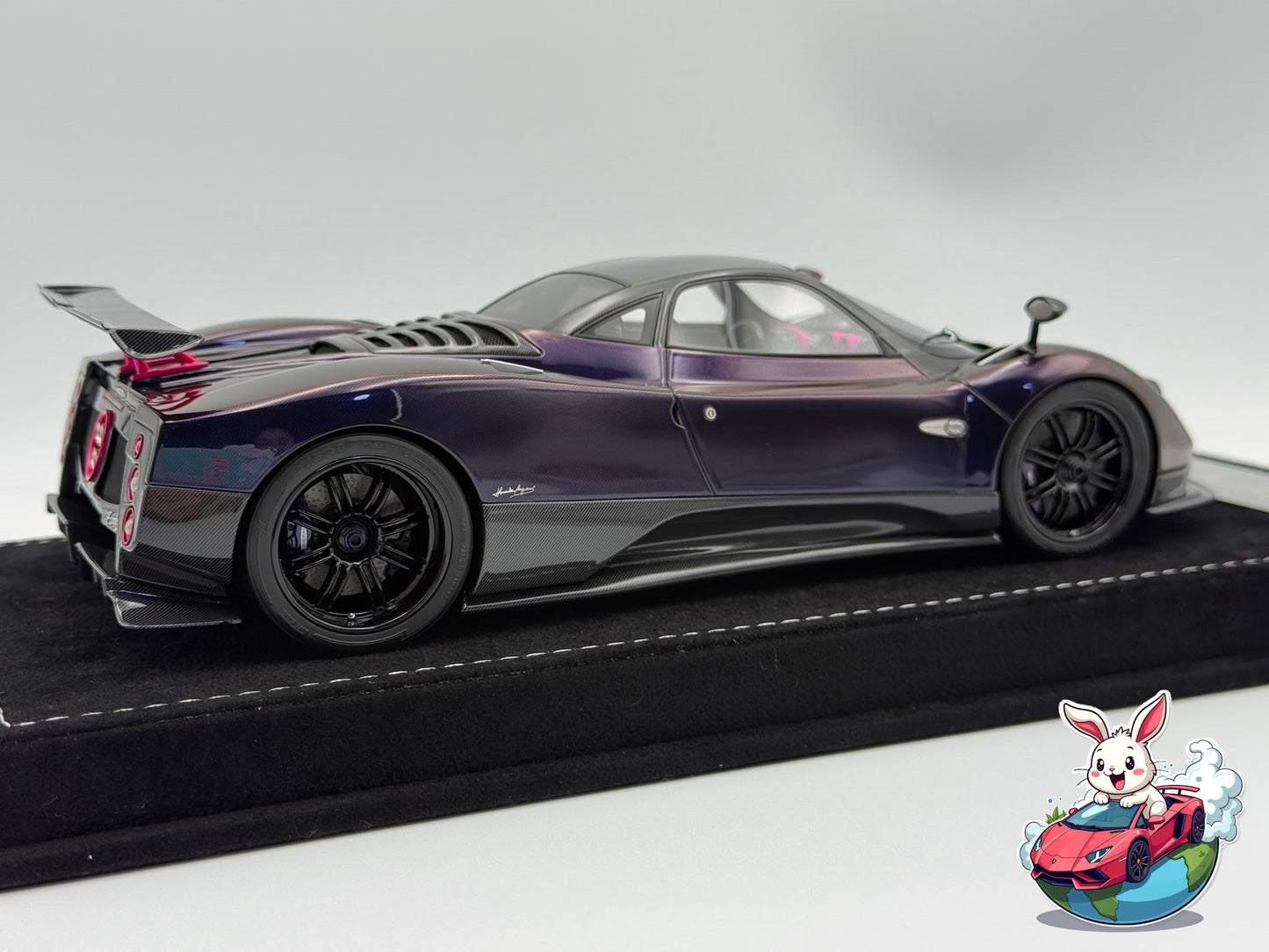 Henson & Heaven 1:18 Pagani Zonda F Hard-Top (Carbon Chameleon)