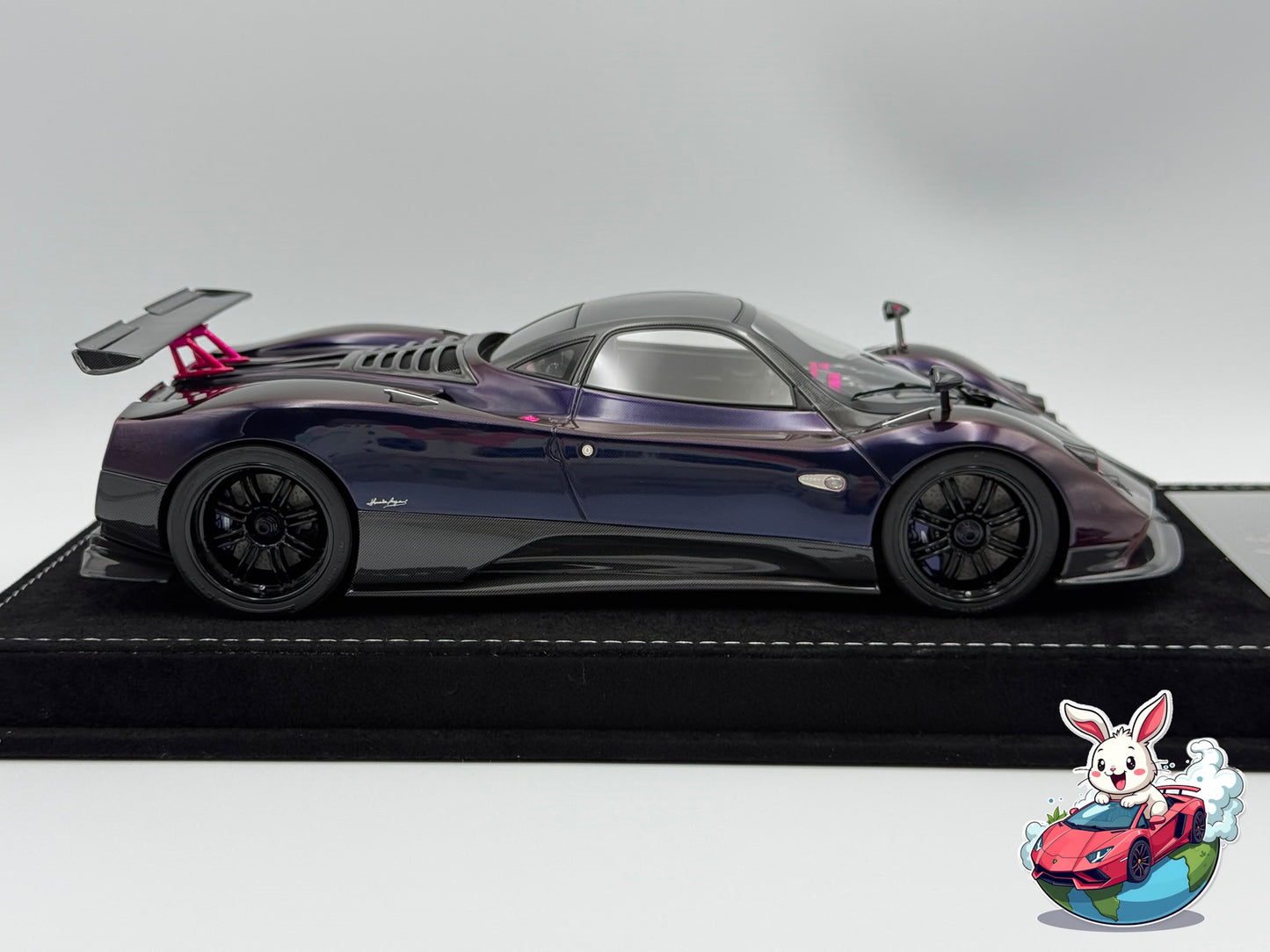 Henson & Heaven 1:18 Pagani Zonda F Hard-Top (Carbon Chameleon)