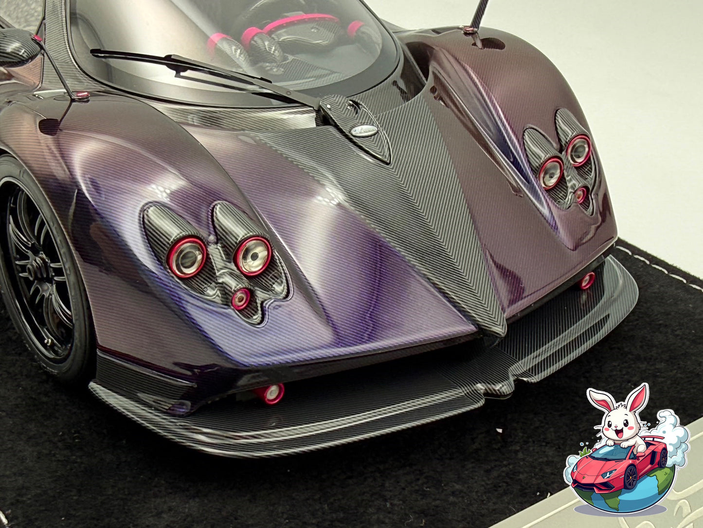 Henson & Heaven 1:18 Pagani Zonda F Hard-Top (Carbon Chameleon)