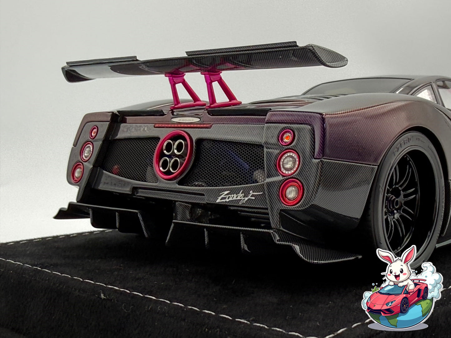 Henson & Heaven 1:18 Pagani Zonda F Hard-Top (Carbon Chameleon)