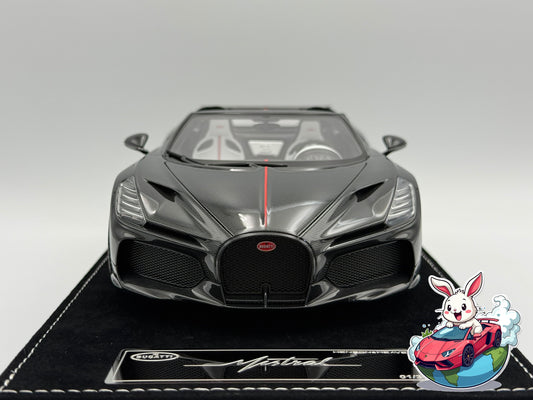 Henson & Heaven 1:18 Bugatti Mistral W16 - Black Carbon