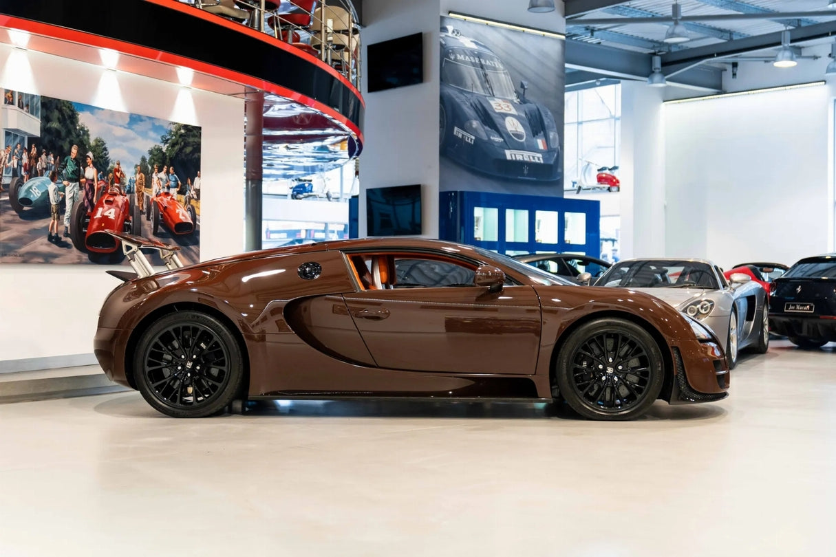 PREORDER VMB x Miniature Planet 1:18 Bugatti Veyron Super Sport (Brown Carbon Fiber)