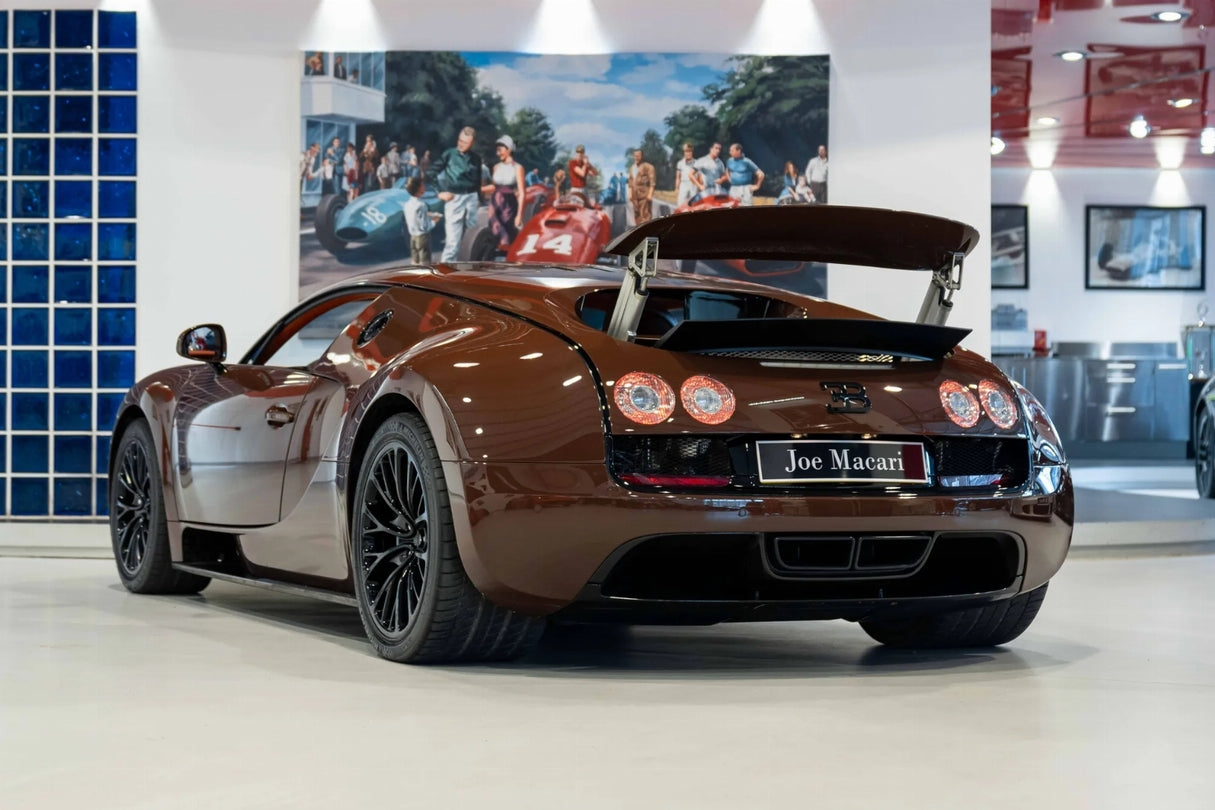 PREORDER VMB x Miniature Planet 1:18 Bugatti Veyron Super Sport (Brown Carbon Fiber)