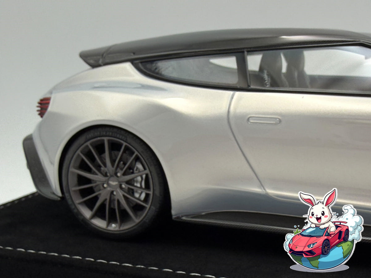 Henson & Heaven 1:18 Aston Martin Vanquish Shooting Brake Zagato - Silver