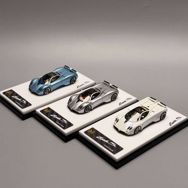 PREORDER DMY 1:64 Pagani Zonda S