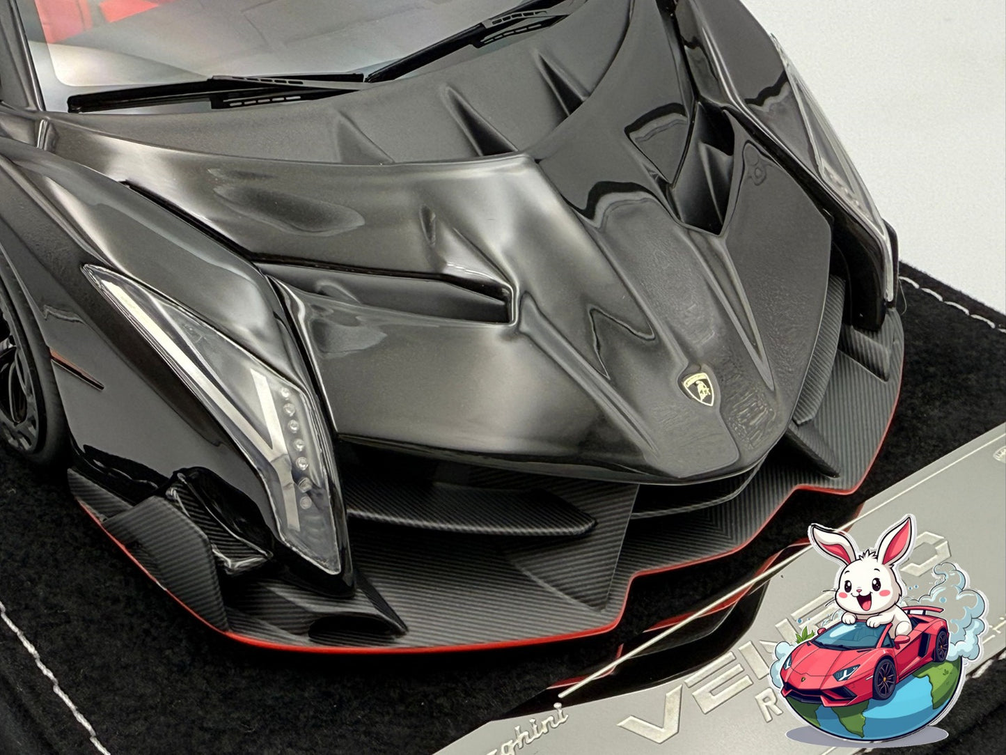 Henson & Heaven 1:18 Lamborghini Veneno Roadster (Diamond Black)