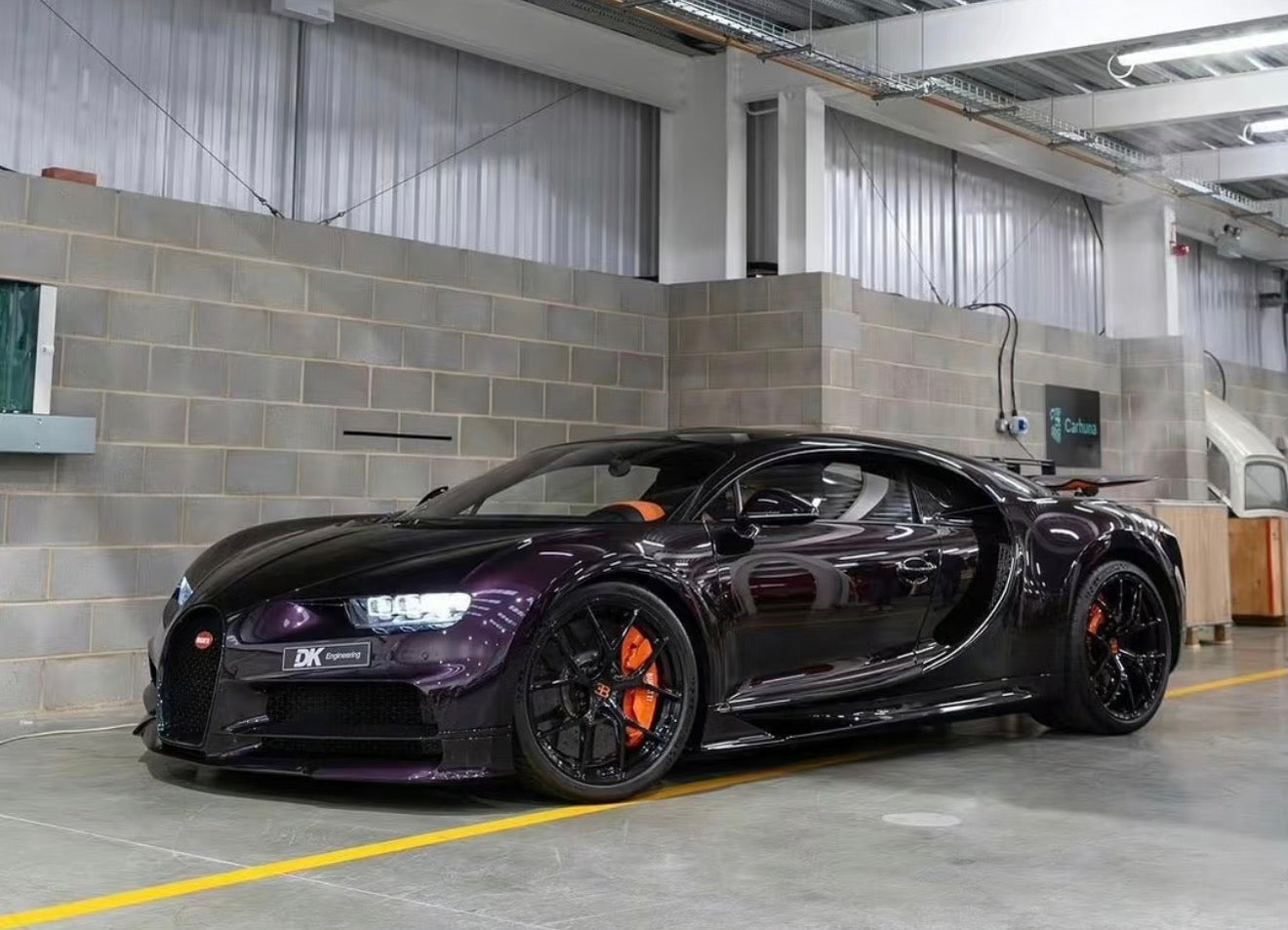 PREORDER Henson & Heaven 1:18 Bugatti Chiron Sport (Metallic Purple/Orange)